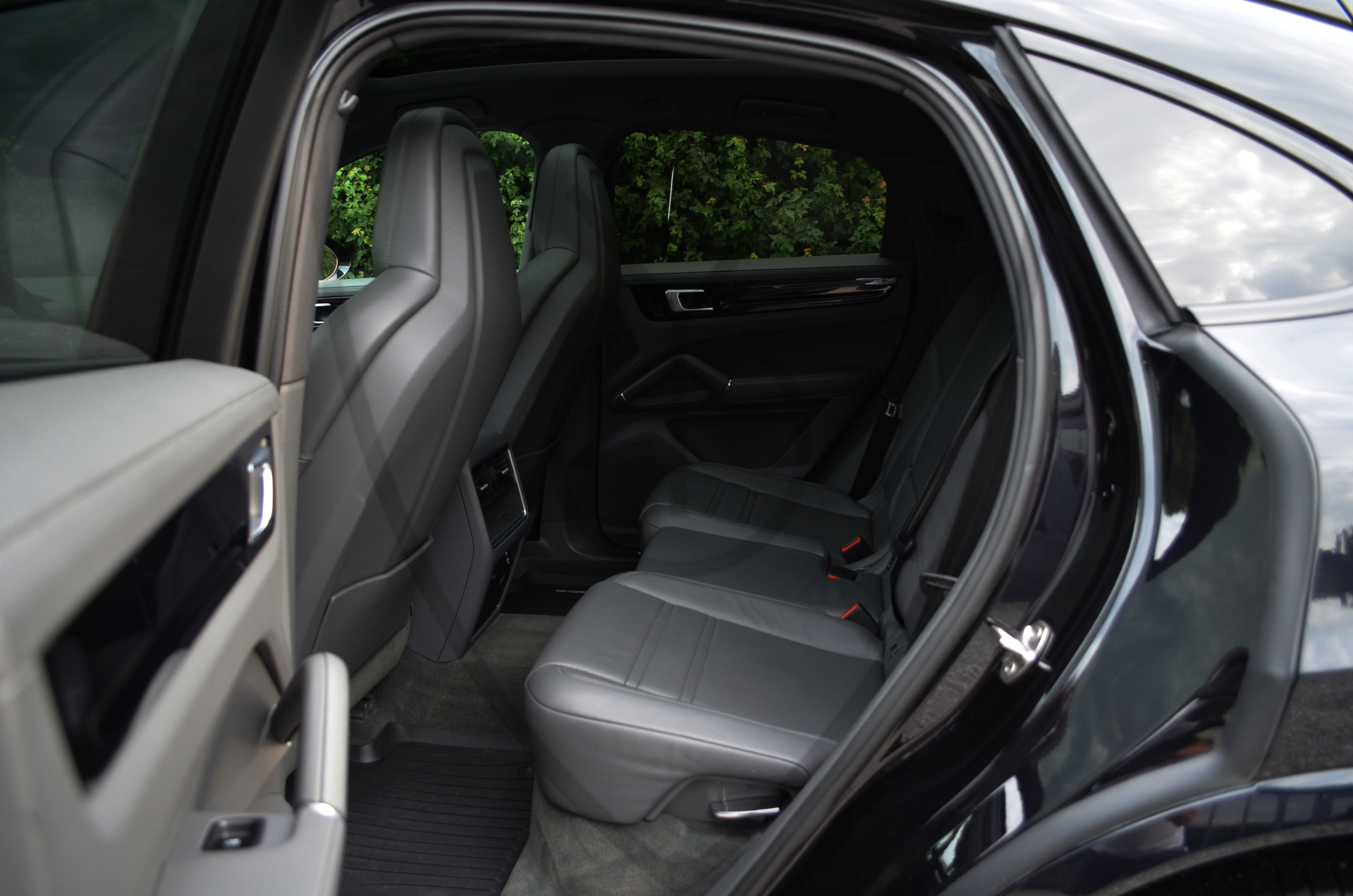 PORSCHE CAYENNE COUPE — image 9